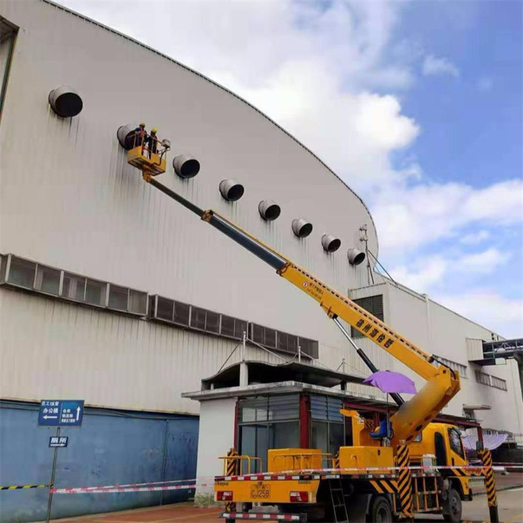 阆中高空作业车出租服务：专业广告牌安装解决方案