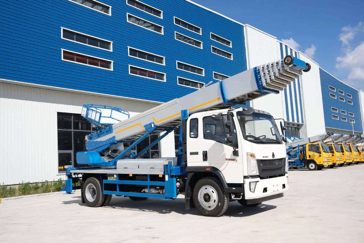 阆中出租云梯车高空作业车 建筑垃圾搬运